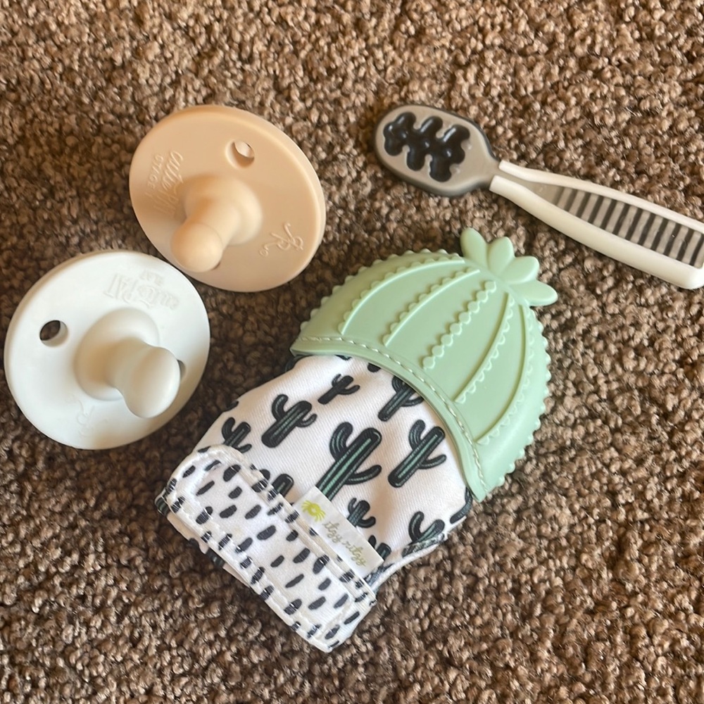 Never used - teething mitt, high quality binkies and teething spoon
